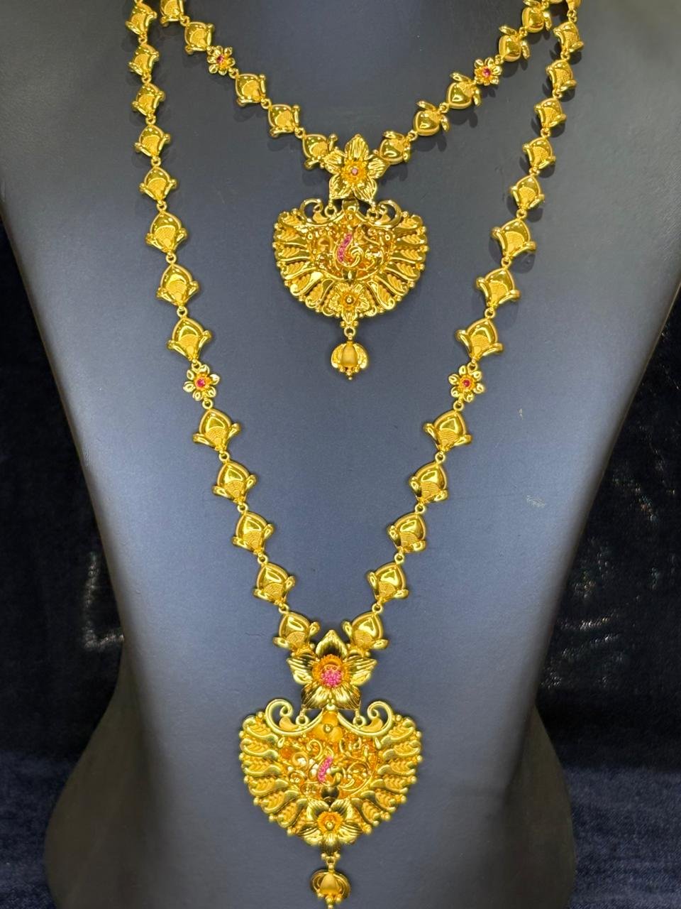 Gold Necklace & Aaram set