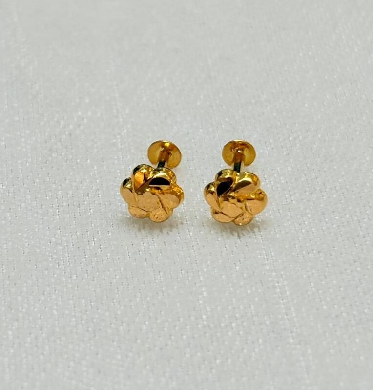 22KT Gold Nose Pin / Unisex Men’s Earring – 0.416 Gram | BIS Hallmark
