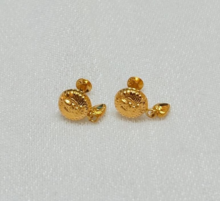 22KT Gold Nose Pin / Unisex Men’s Earring – 0.637 Gram | BIS Hallmark
